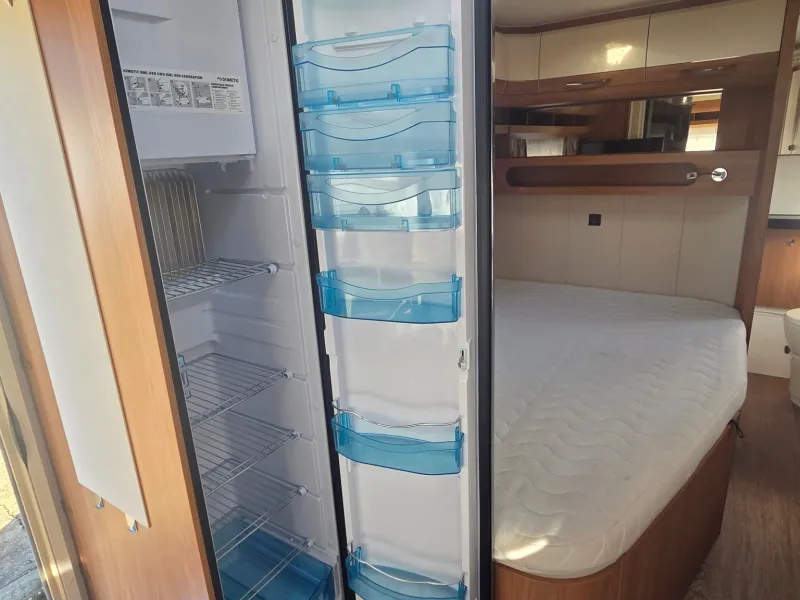 Hobby WFB 495 de Luxe mit Heckbad